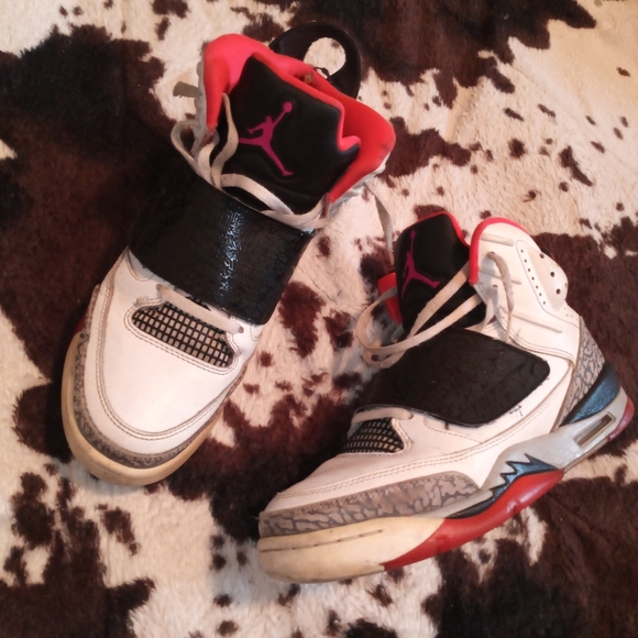 Air Jordans - Picture 2 of 9